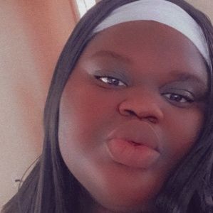 Meet your Posher, Yolanda